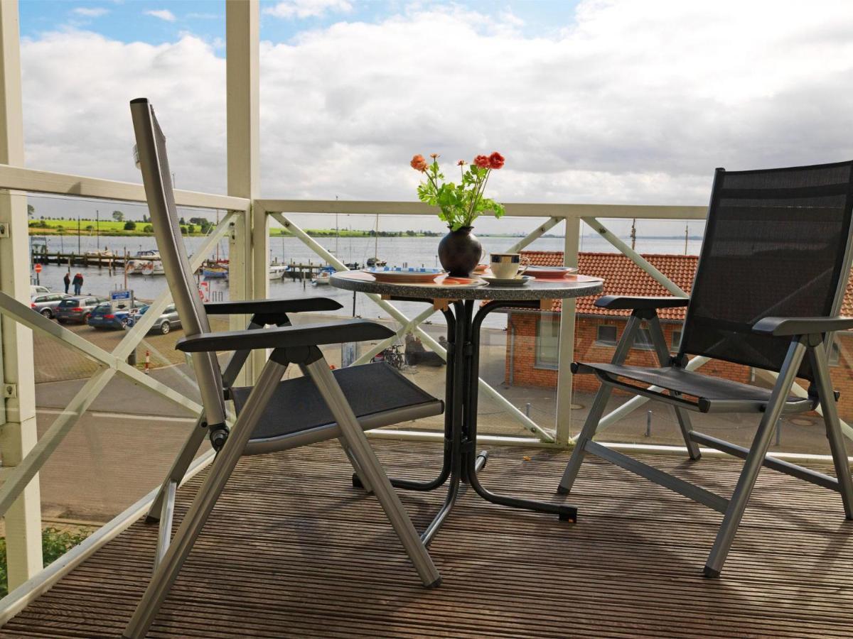Appartement Am Yachthafen Инзел Поел Екстериор снимка